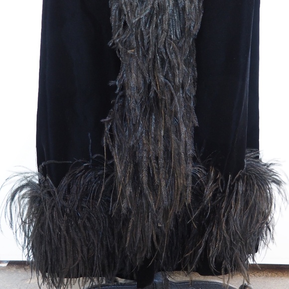 Dior Vintage 1970's full length velvet coat with ostrich feather cuffs and trim - Picture 8 of 8